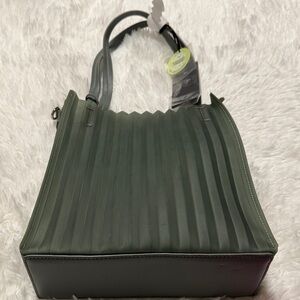 Chic Green Pleated Shoulder Bag